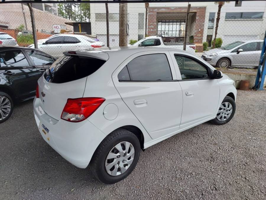 CHEVROLET - ONIX - 2015/2016 - Branca - R$ 47.900,00