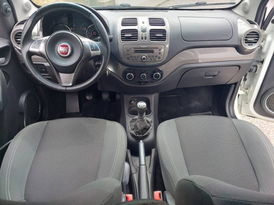 FIAT - PALIO - 2016/2017 - Branca - R$ 51.900,00
