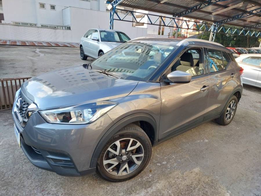 NISSAN - KICKS - 2018/2019 - Cinza - R$ 84.900,00