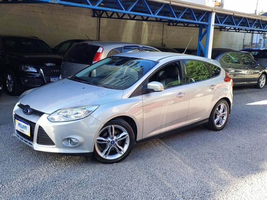 FORD - FOCUS - 2013/2014 - Prata - R$ 53.500,00