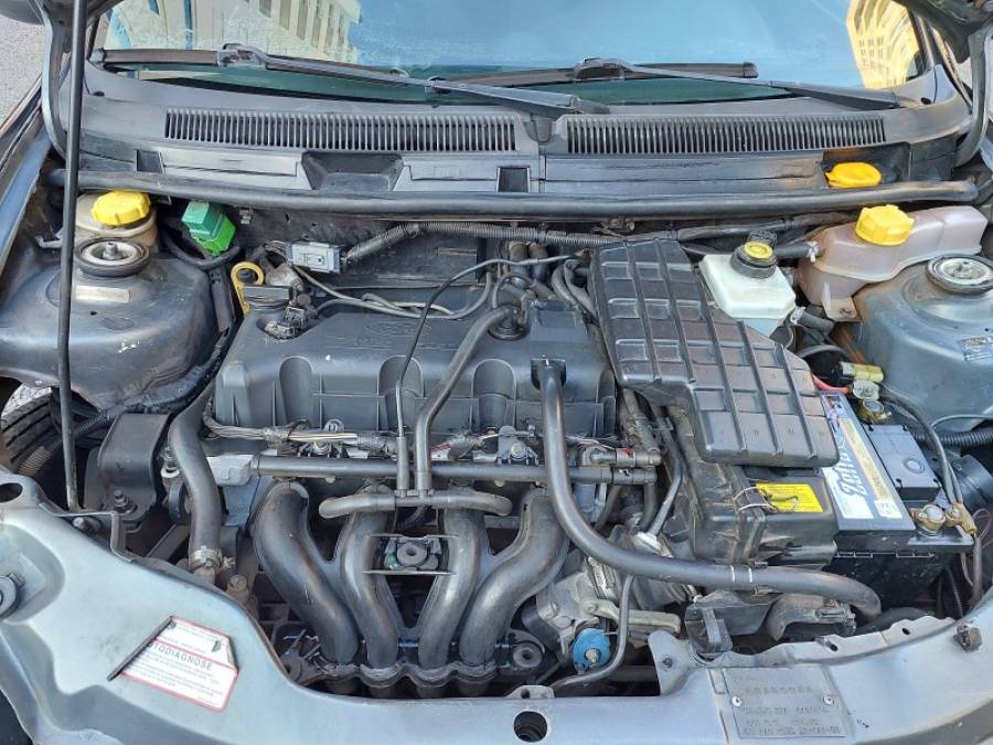 FORD - KA - 2004/2004 - Preta - R$ 15.900,00