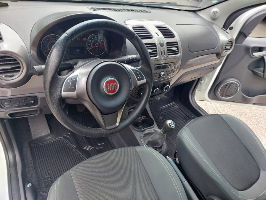 FIAT - PALIO - 2016/2017 - Branca - R$ 51.900,00