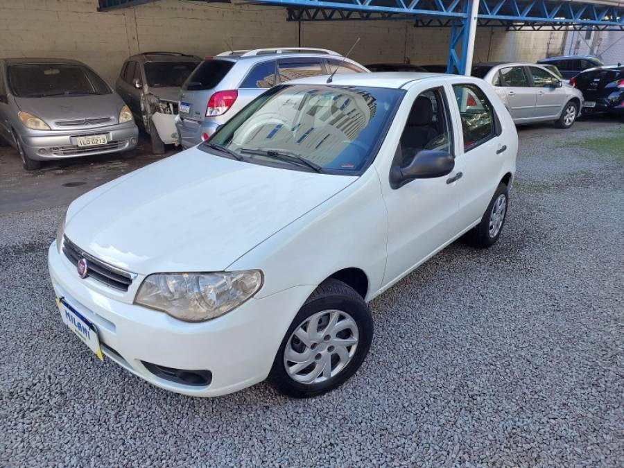 FIAT - PALIO - 2014/2014 - Branca - R$ 35.500,00