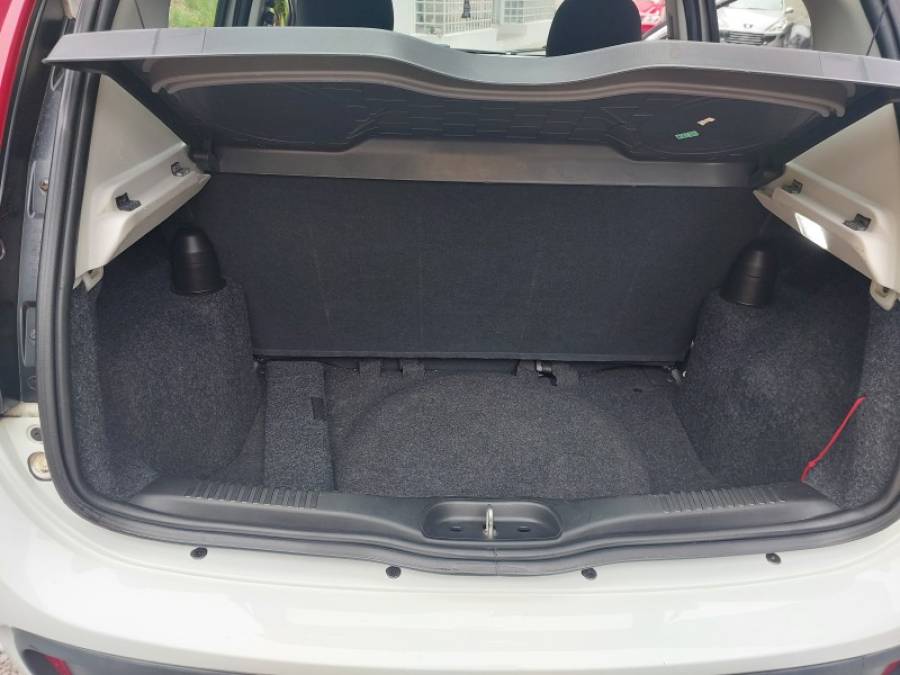 FIAT - PALIO - 2016/2017 - Branca - R$ 51.900,00