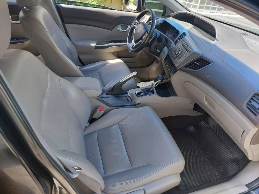 HONDA - CIVIC - 2013/2014 - Preta - R$ 74.900,00