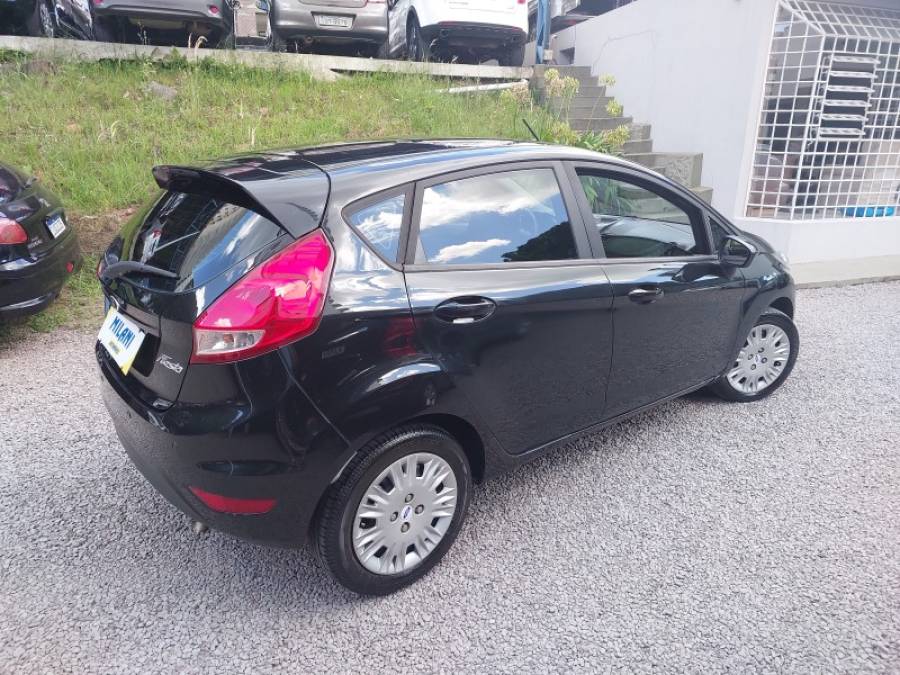 FORD - FIESTA - 2013/2014 - Preta - R$ 42.500,00