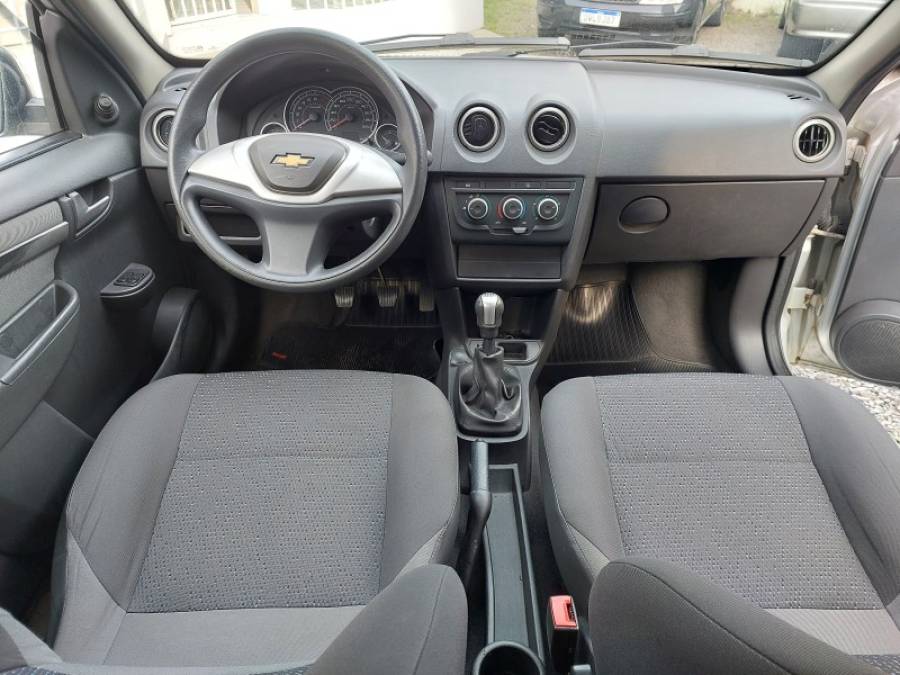 CHEVROLET - CELTA - 2013/2014 - Prata - R$ 34.900,00