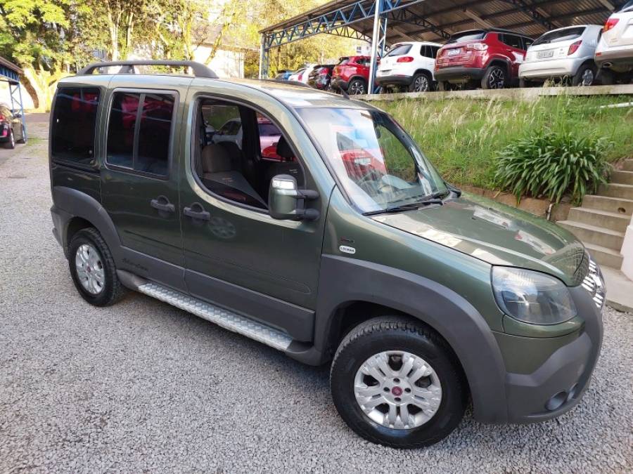 FIAT - DOBLÓ - 2010/2011 - Verde - R$ 46.900,00