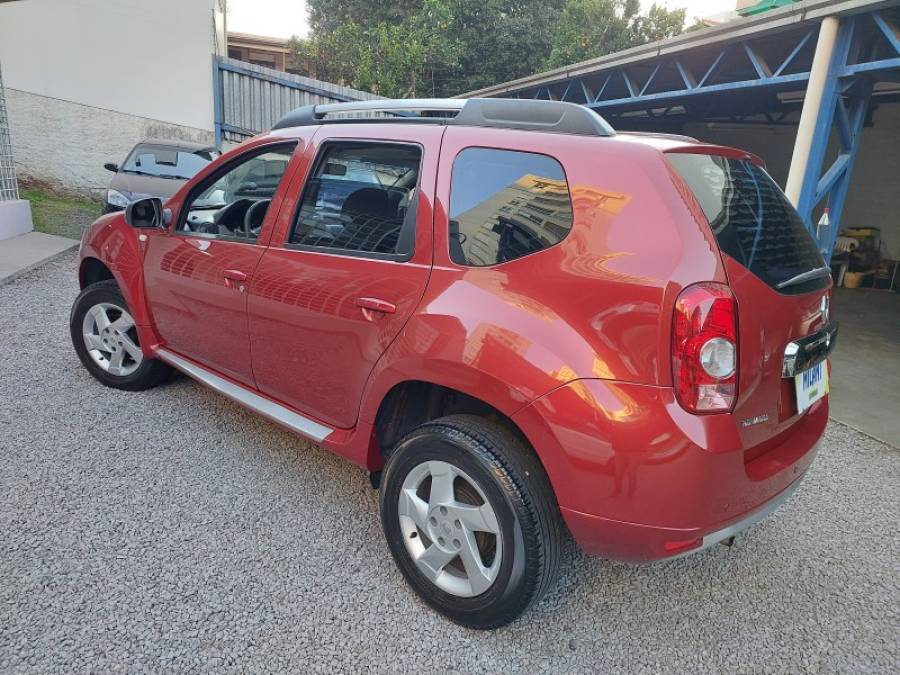 RENAULT - DUSTER - 2011/2012 - Vermelha - R$ 50.900,00