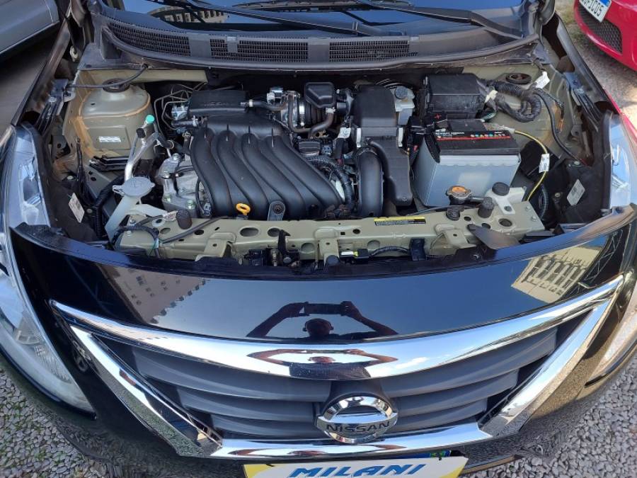 NISSAN - VERSA - 2018/2019 - Preta - R$ 54.900,00
