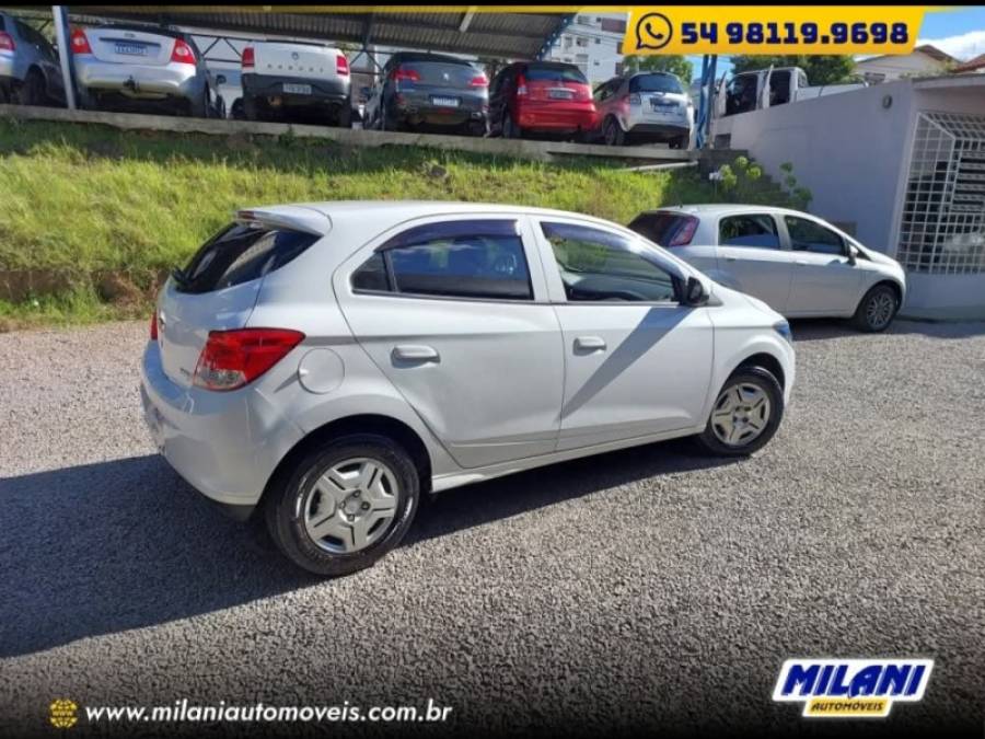 CHEVROLET - ONIX - 2013/2014 - Branca - R$ 44.900,00