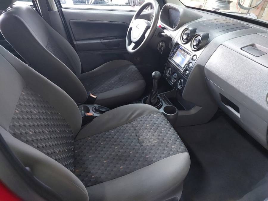 FORD - ECOSPORT - 2004/2005 - Vermelha - R$ 28.500,00