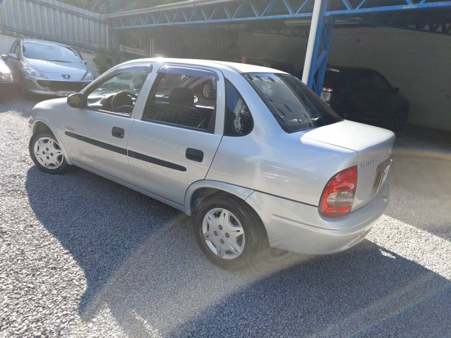 CHEVROLET - CORSA - 2004/2005 - Prata - R$ 21.900,00