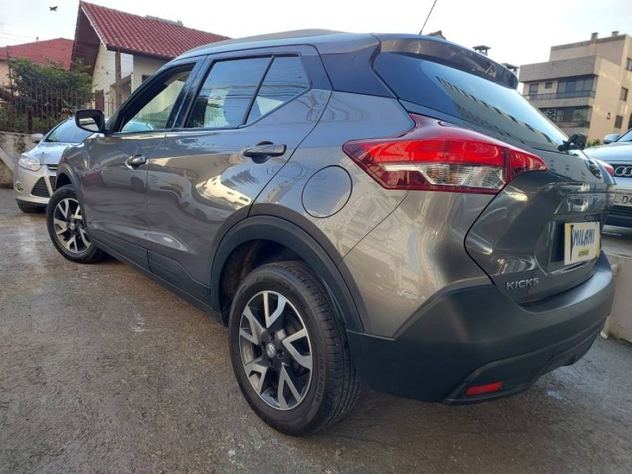 NISSAN - KICKS - 2018/2019 - Cinza - R$ 84.900,00