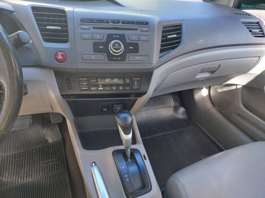 HONDA - CIVIC - 2013/2014 - Preta - R$ 74.900,00