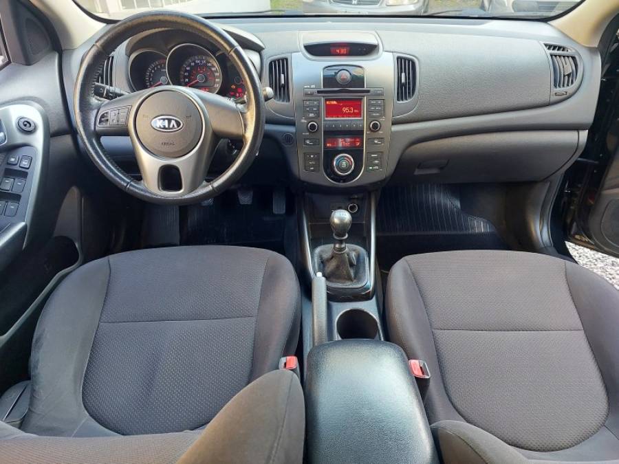 KIA MOTORS - CERATO - 2011/2012 - Preta - R$ 46.500,00