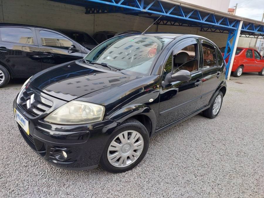 CITROËN - C3 - 2010/2011 - Preta - R$ 28.500,00