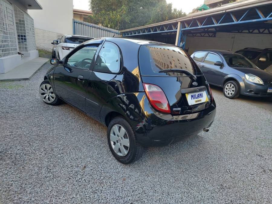 FORD - KA - 2004/2004 - Preta - R$ 15.900,00