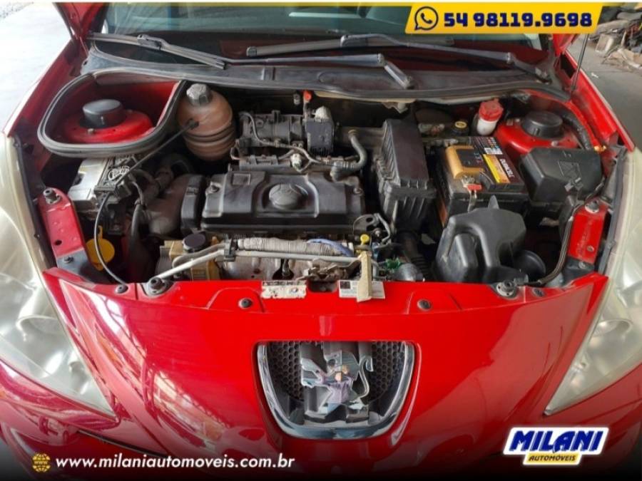 PEUGEOT - 207 - 2013/2014 - Vermelha - R$ 30.900,00