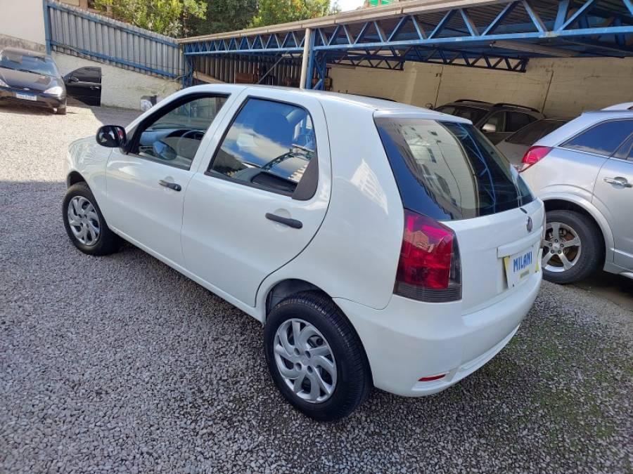 FIAT - PALIO - 2014/2014 - Branca - R$ 35.500,00