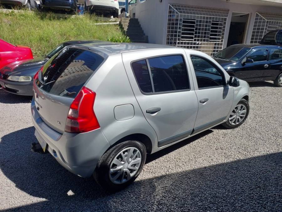RENAULT - SANDERO - 2012/2012 - Prata - R$ 34.900,00