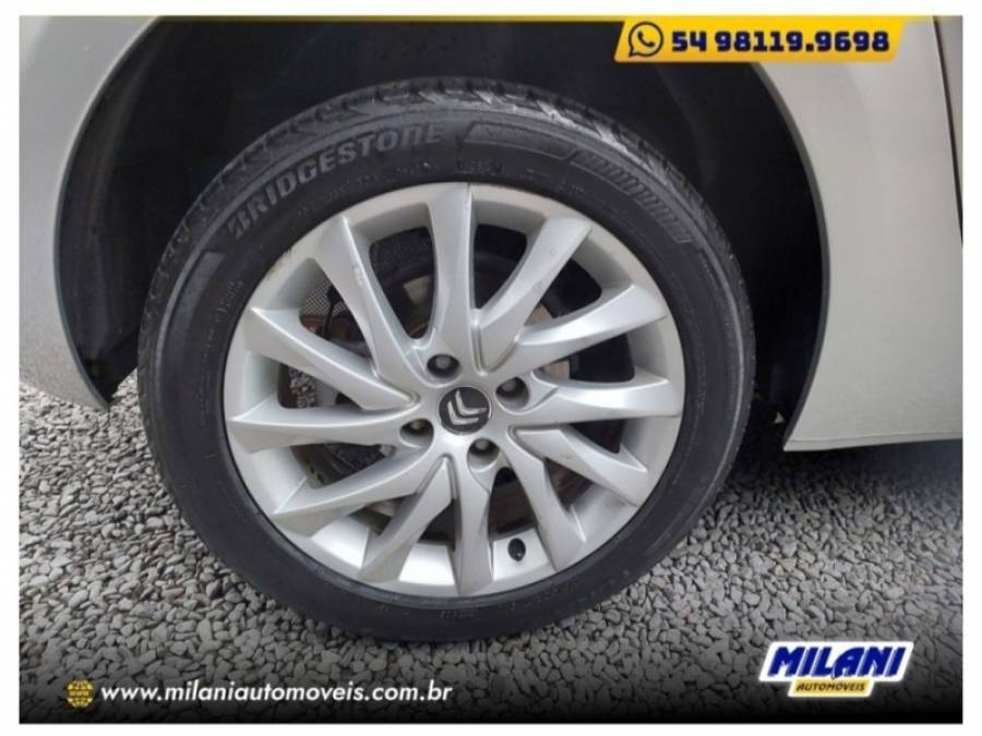 CITROËN - C4 PICASSO - 2010/2011 - Prata - R$ 31.900,00