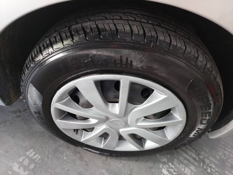 RENAULT - SANDERO - 2012/2012 - Prata - R$ 34.900,00