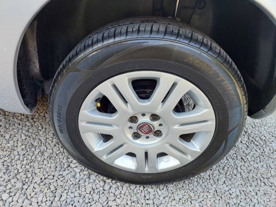 FIAT - IDEA - 2005/2006 - Prata - R$ 26.500,00