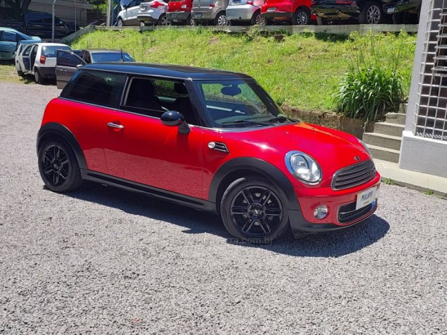 MINI - COOPER - 2011/2012 - Vermelha - R$ 70.900,00