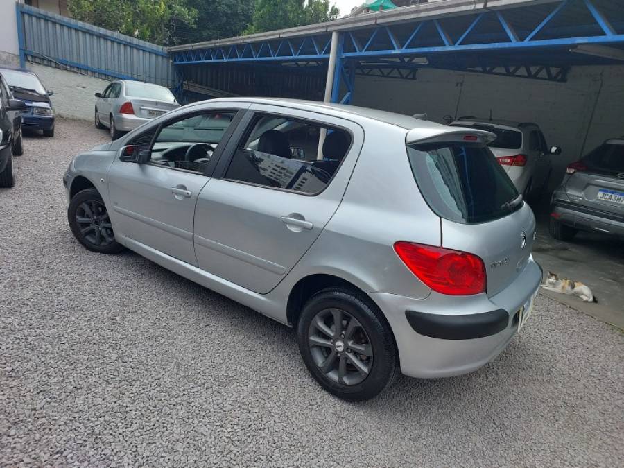 PEUGEOT - 307 - 2010/2011 - Prata - R$ 28.500,00