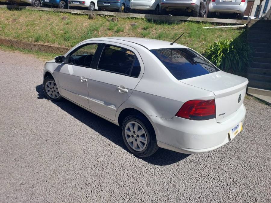 VOLKSWAGEN - VOYAGE - 2012/2013 - Branca - R$ 35.900,00