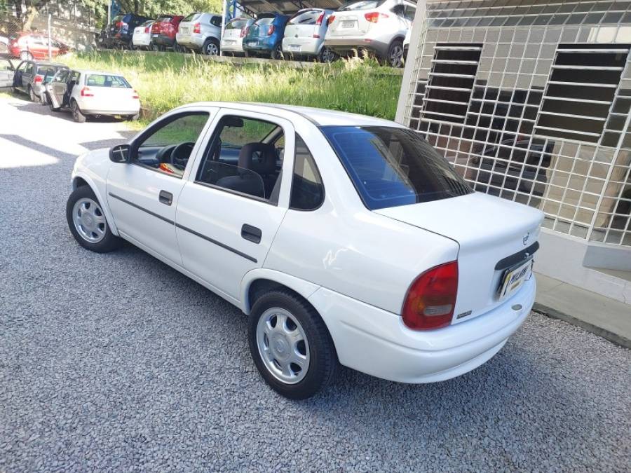 CHEVROLET - CORSA - 1998/1999 - Branca - R$ 14.900,00