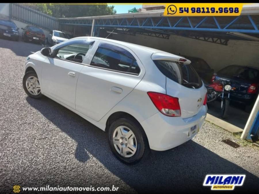 CHEVROLET - ONIX - 2013/2014 - Branca - R$ 44.900,00
