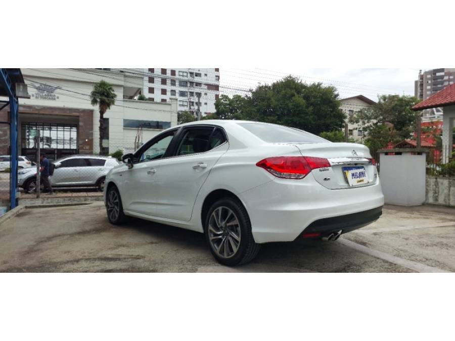 CITROËN - C4 LOUNGE - 2016/2017 - Branca - R$ 64.900,00