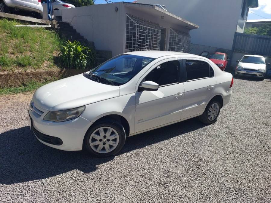 VOLKSWAGEN - VOYAGE - 2012/2013 - Branca - R$ 35.900,00