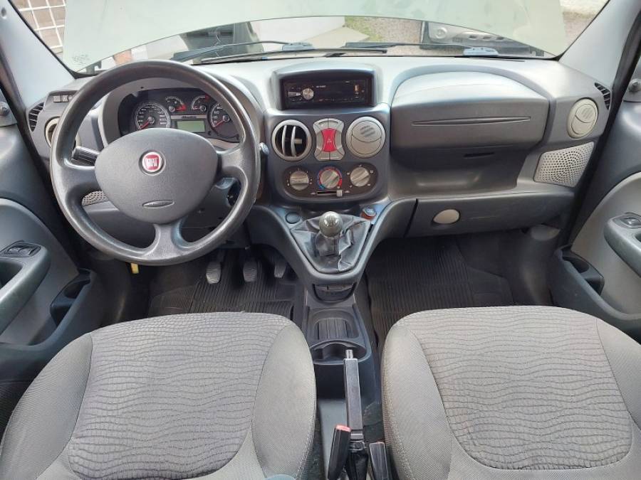 FIAT - DOBLÓ - 2010/2011 - Verde - R$ 46.900,00