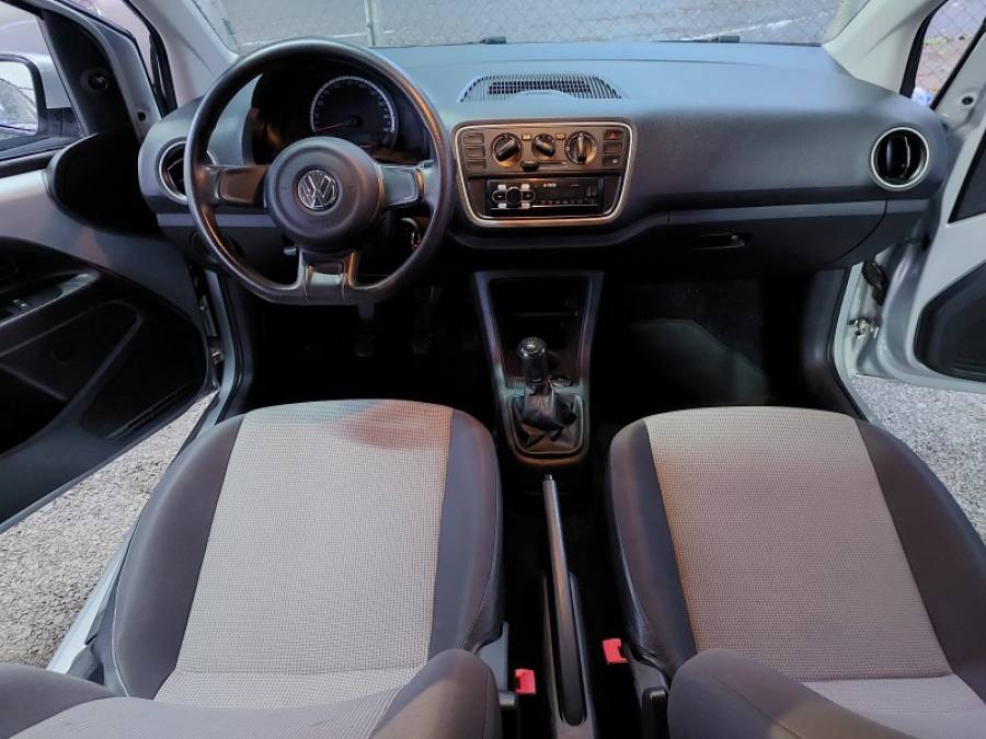 VOLKSWAGEN - UP - 2016/2017 - Prata - R$ 43.900,00