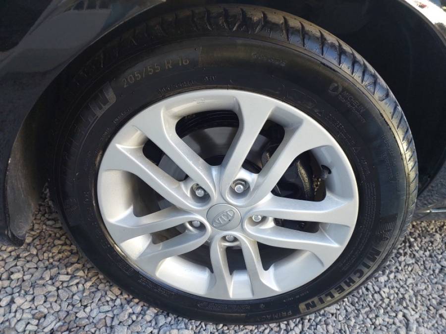 KIA MOTORS - CERATO - 2011/2012 - Preta - R$ 46.500,00