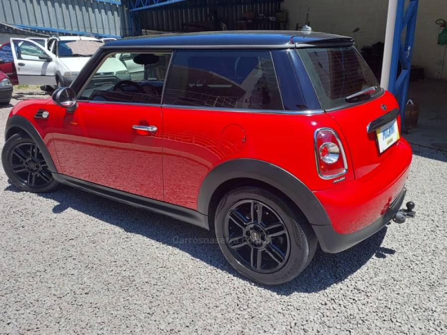 MINI - COOPER - 2011/2012 - Vermelha - R$ 70.900,00