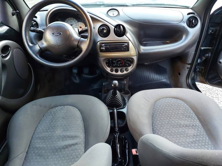 FORD - KA - 2004/2004 - Preta - R$ 15.900,00