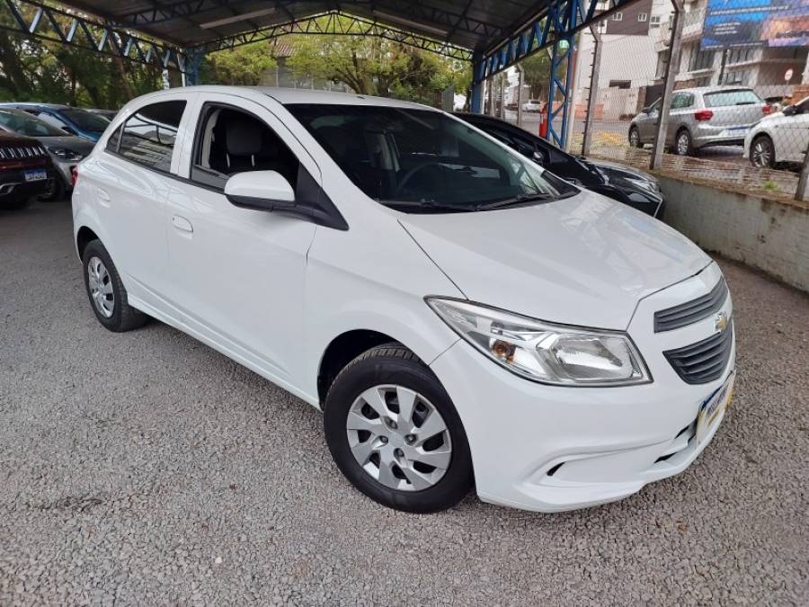 CHEVROLET - ONIX - 2015/2016 - Branca - R$ 47.900,00