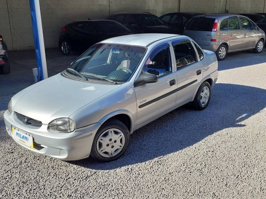 CHEVROLET - CORSA - 2004/2005 - Prata - R$ 21.900,00