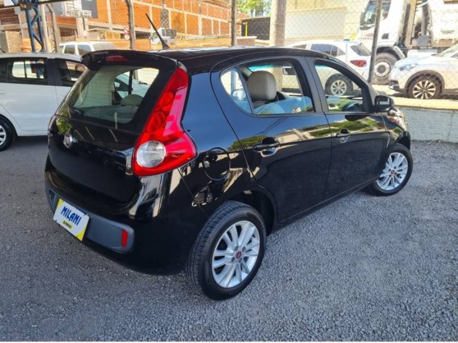 FIAT - PALIO - 2016/2016 - Preta - R$ 45.900,00
