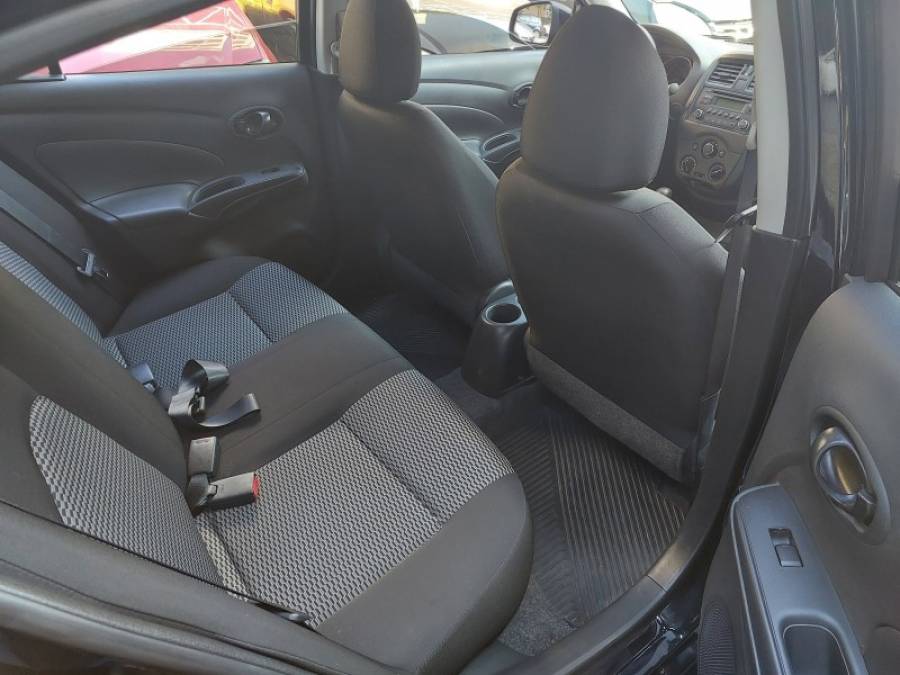 NISSAN - VERSA - 2018/2019 - Preta - R$ 54.900,00