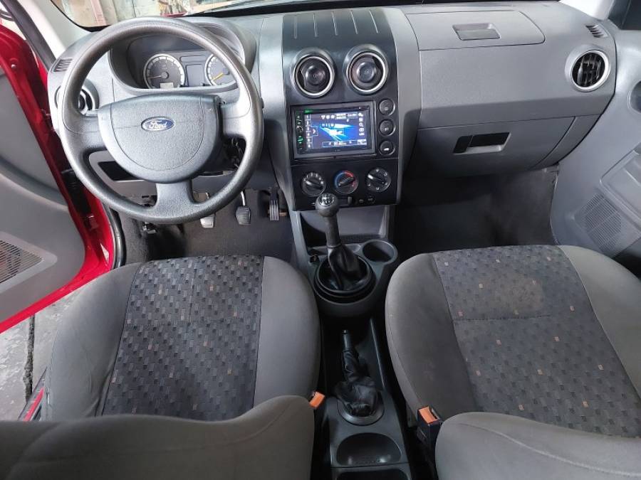 FORD - ECOSPORT - 2004/2005 - Vermelha - R$ 28.500,00