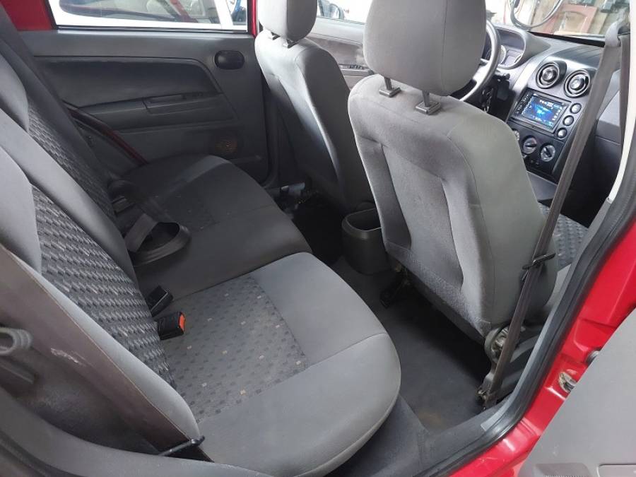 FORD - ECOSPORT - 2004/2005 - Vermelha - R$ 28.500,00