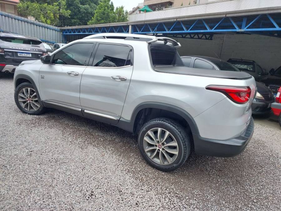 FIAT - TORO - 2018/2019 - Prata - R$ 115.900,00