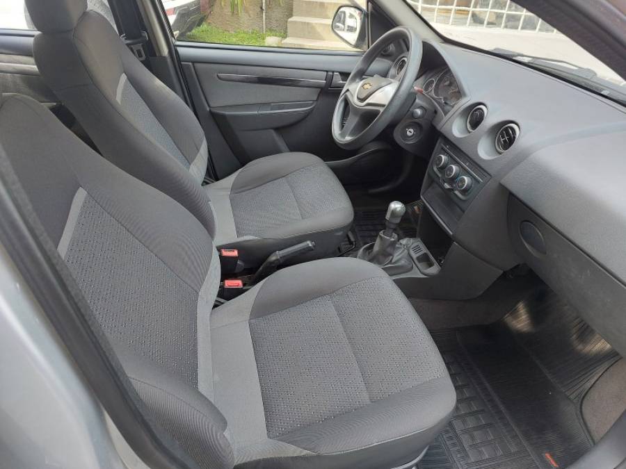 CHEVROLET - CELTA - 2013/2014 - Prata - R$ 34.900,00
