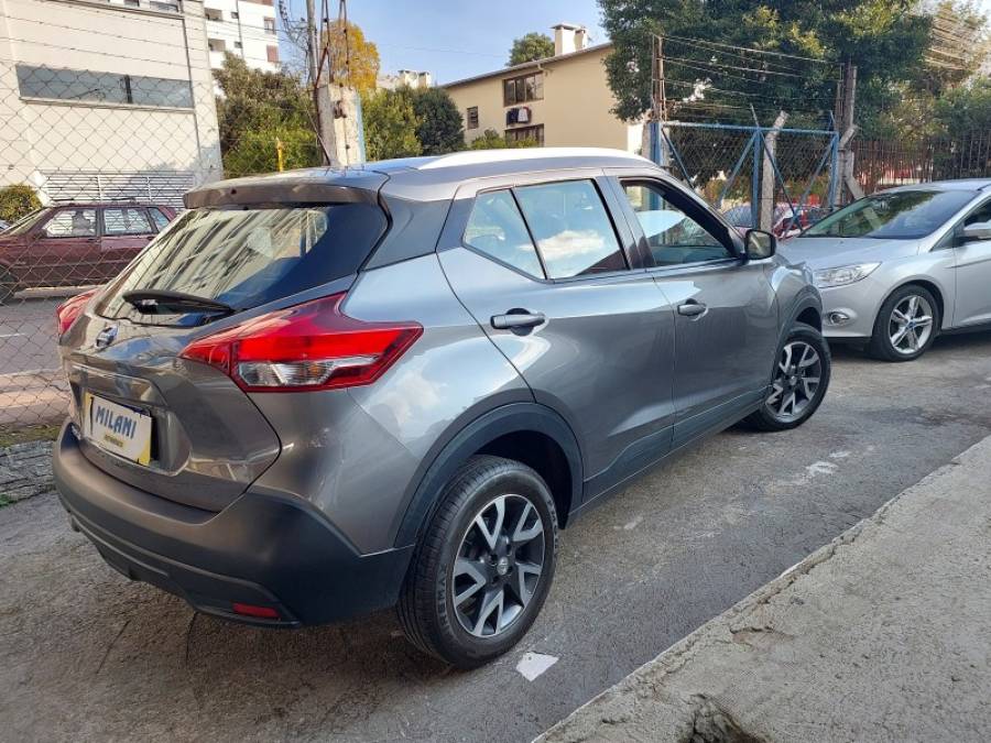 NISSAN - KICKS - 2018/2019 - Cinza - R$ 84.900,00