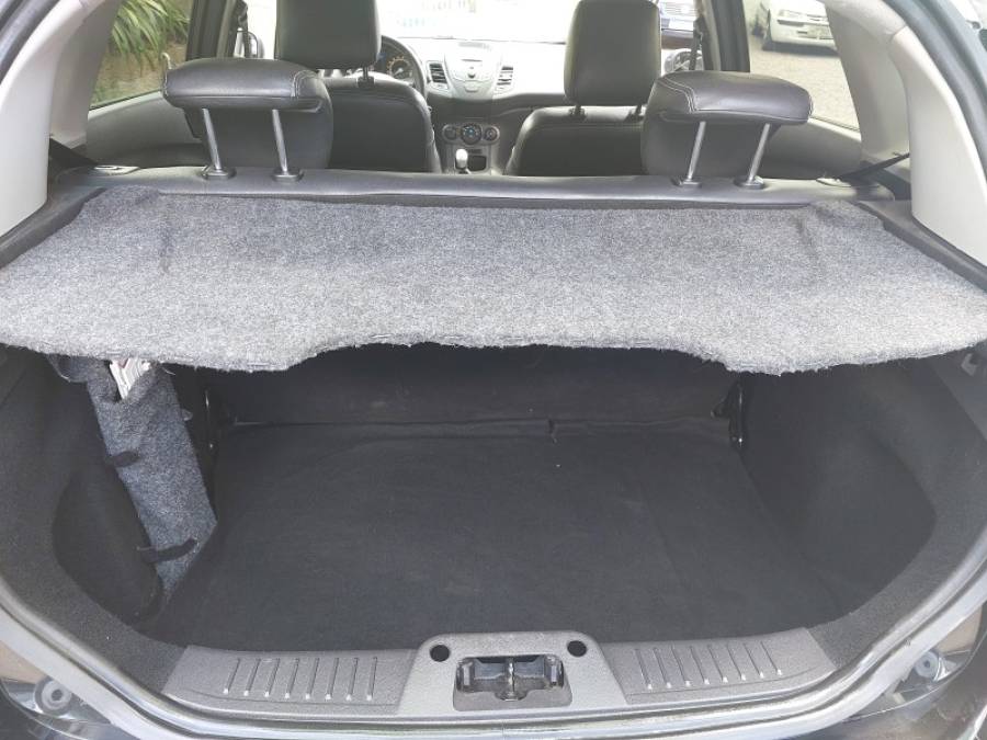 FORD - FIESTA - 2013/2014 - Preta - R$ 42.500,00